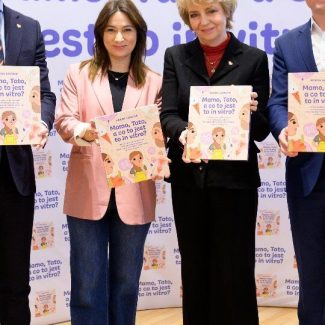 Łódź | Książka “Mamo, Tato, a co to jest to in vitro” w Łodzi. Spotkanie z prezydent Łodzi Hanną Zdanowską oraz Adamem Wieczorkiem.